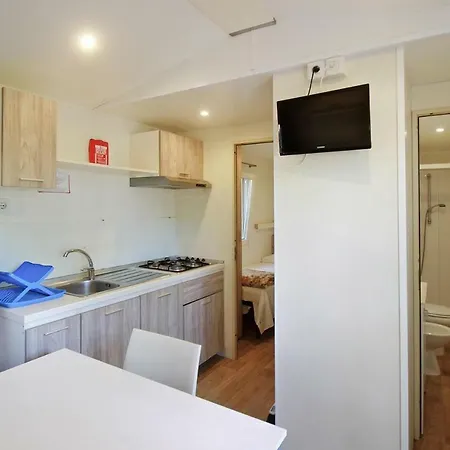 Caravan Park - Ila02101h-myb *