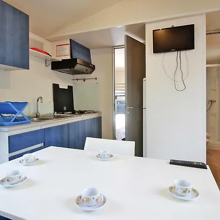 Caravan Park - Ila02101h-myb *
